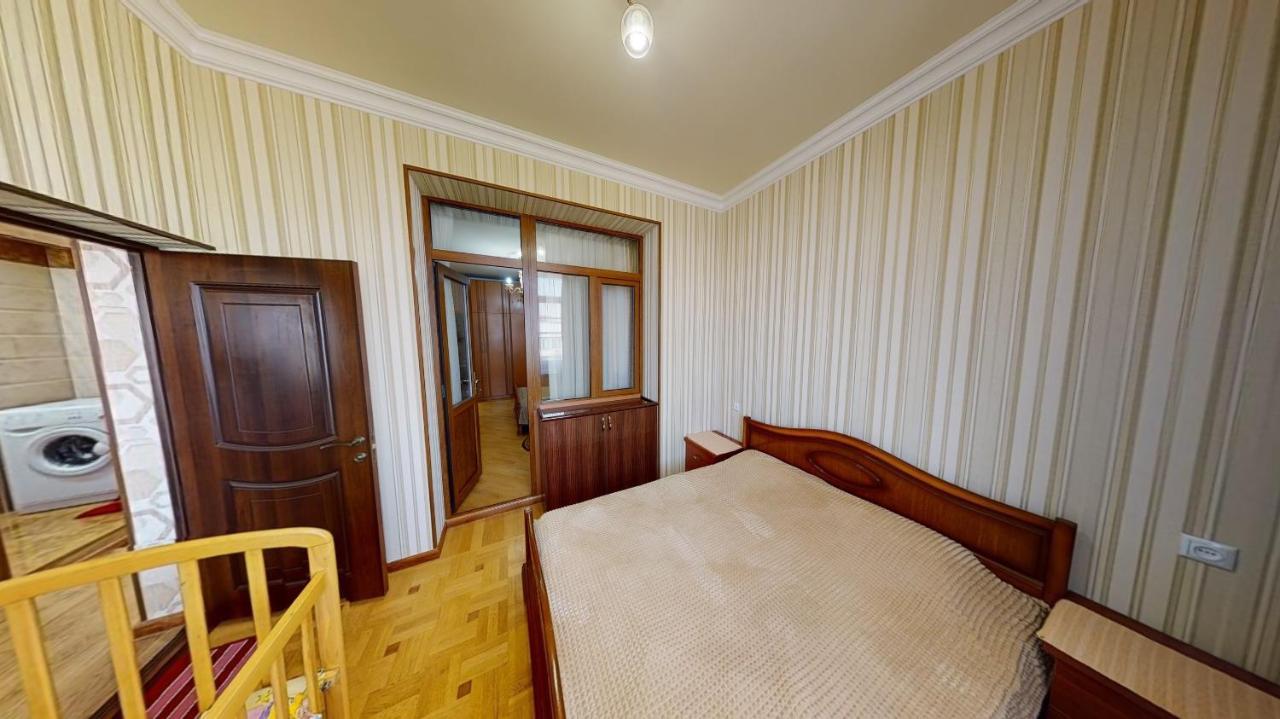 Yerevan City Center Apartment Bagian luar foto