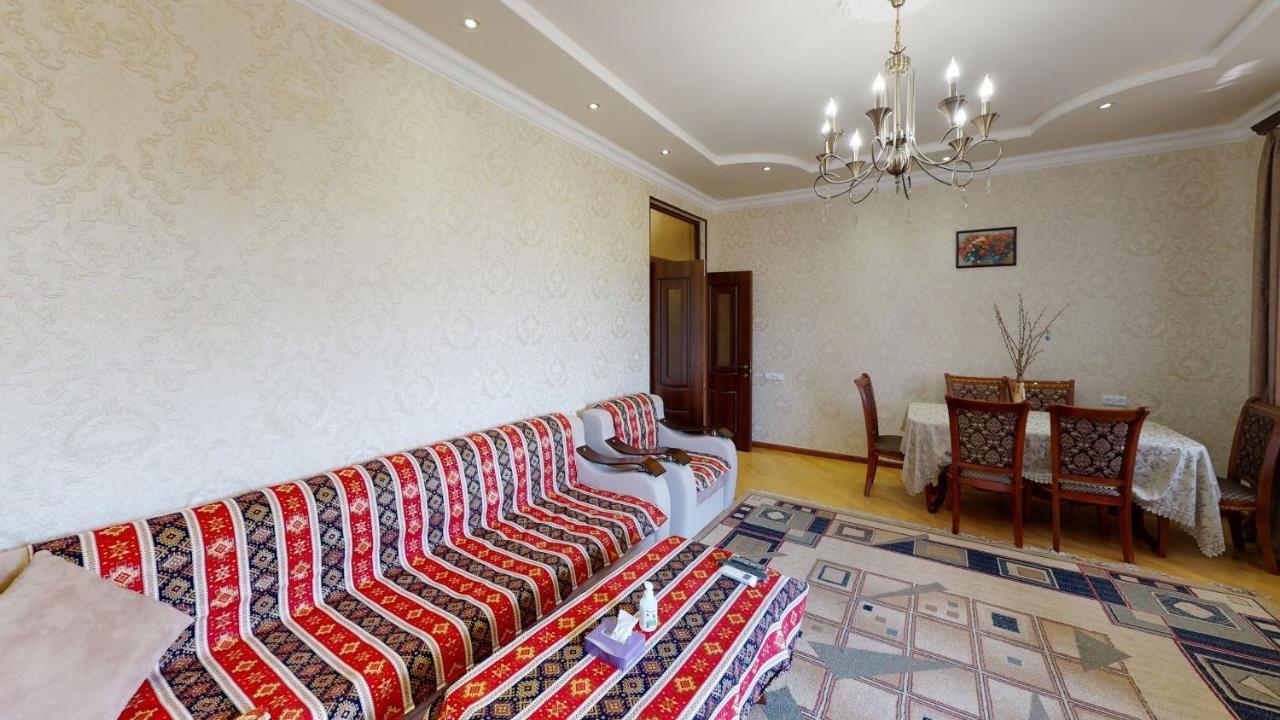 Yerevan City Center Apartment Bagian luar foto