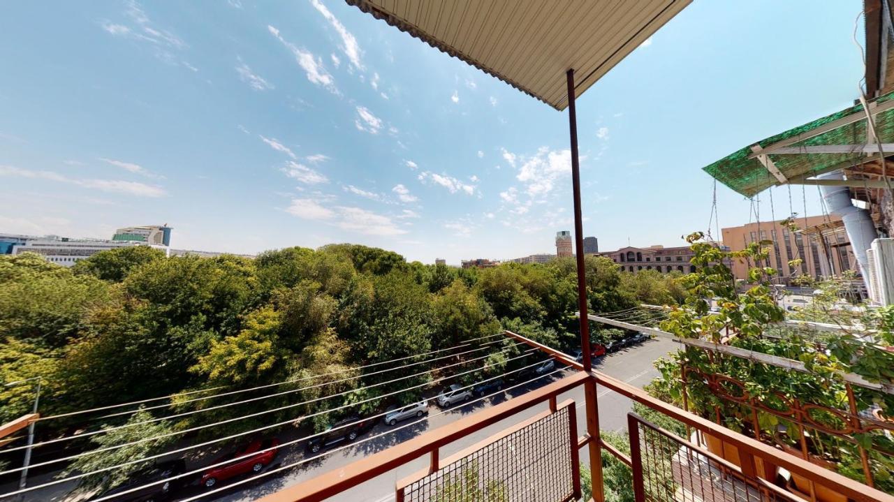 Yerevan City Center Apartment Bagian luar foto